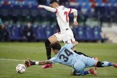 皇马西甲激战VAR争议，3比3险平展现顽强斗志